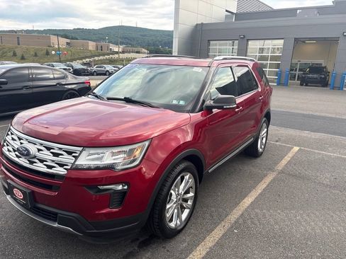 Certified 2019 Ford Explorer XLT w/ Equipment Group 201A AWD/4WD image 1