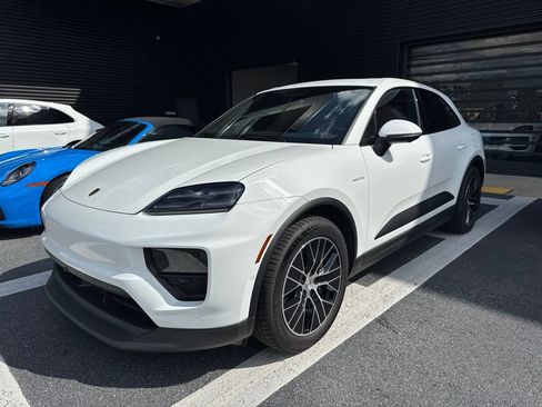 Certified 2026 Porsche Macan Electric RWD image 1