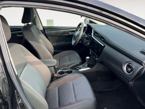 Used 2019 Toyota Corolla LE w/ Carpet Mat Package (TMS) image 15