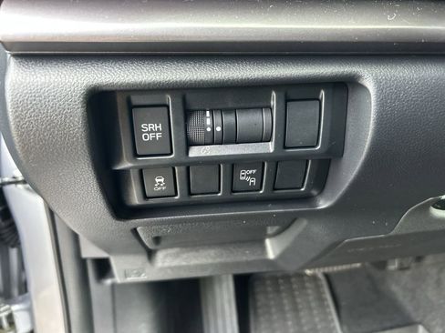 Used 2019 Subaru Crosstrek 2.0i Limited w/ Moonroof Package AWD/4WD image 17