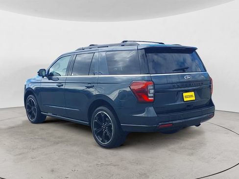 Used 2023 Ford Expedition Limited AWD/4WD image 3