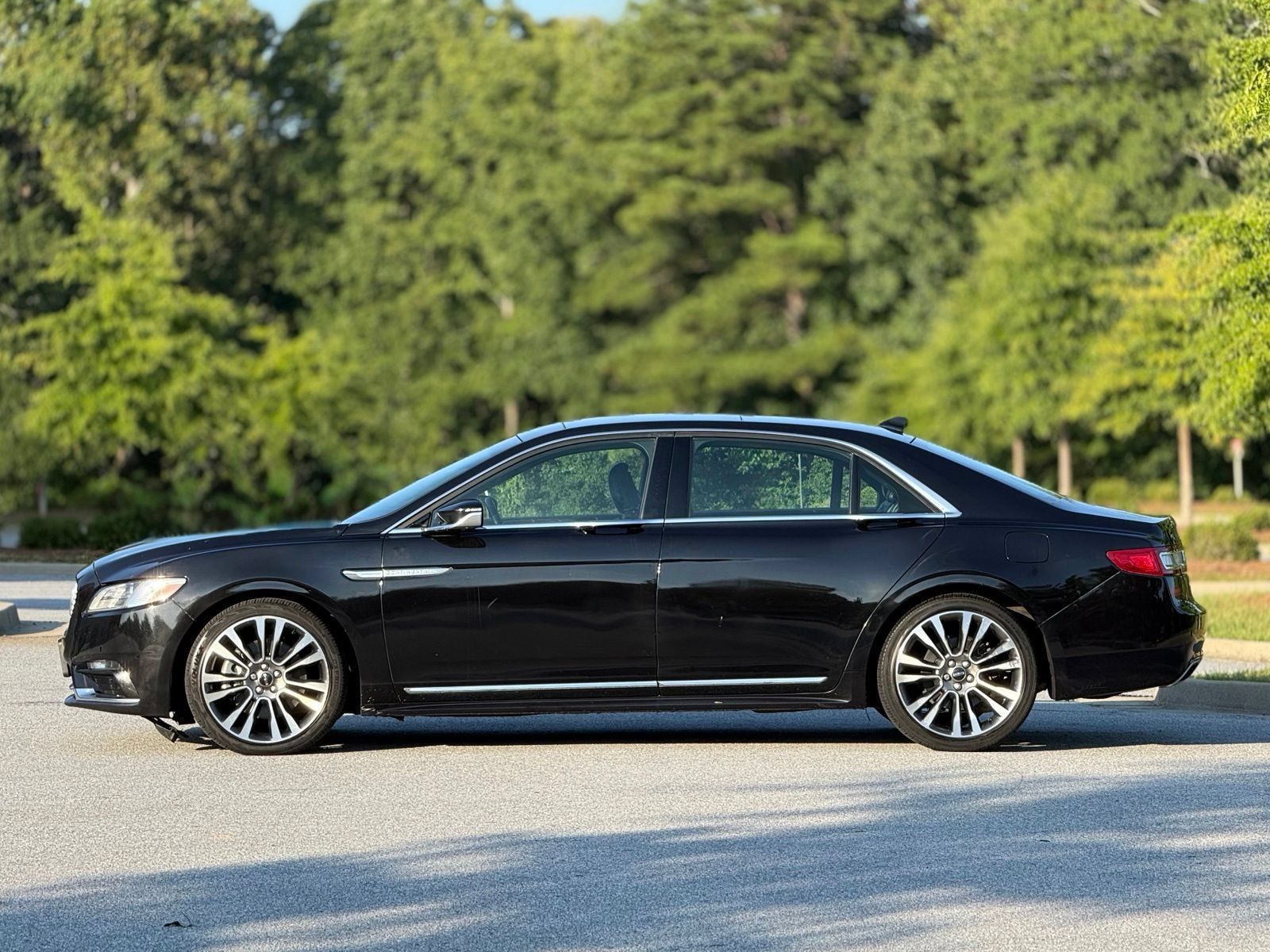 Used 2020 Lincoln Continental AWD w/ Premium Package image 9