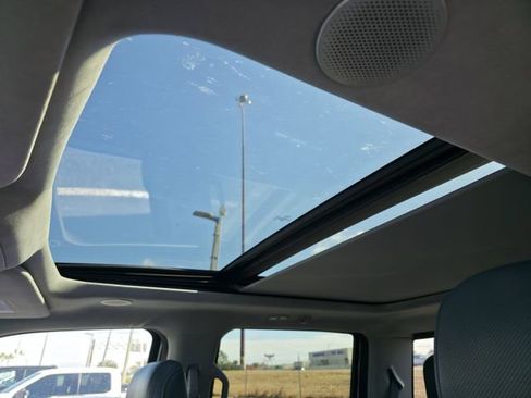 Used 2022 Ford F150 Limited image 14