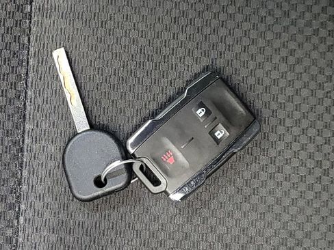 Used 2018 Chevrolet Silverado 1500 LT w/ All Star Edition image 32