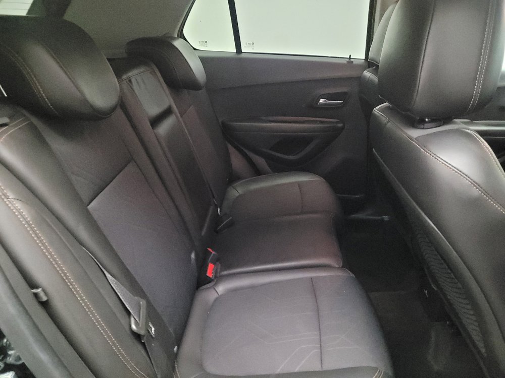 Used 2021 Chevrolet Trax LT w/ Driver Confidence Package FWD image 19