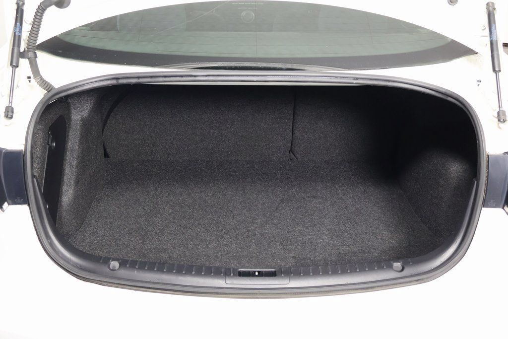 Used 2011 MAZDA MAZDA3 i Touring FWD image 14