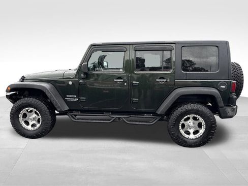 Used 2010 Jeep Wrangler Unlimited Sport AWD/4WD image 2