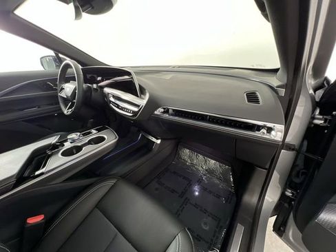 Certified 2025 Cadillac Lyriq Sport RWD image 30