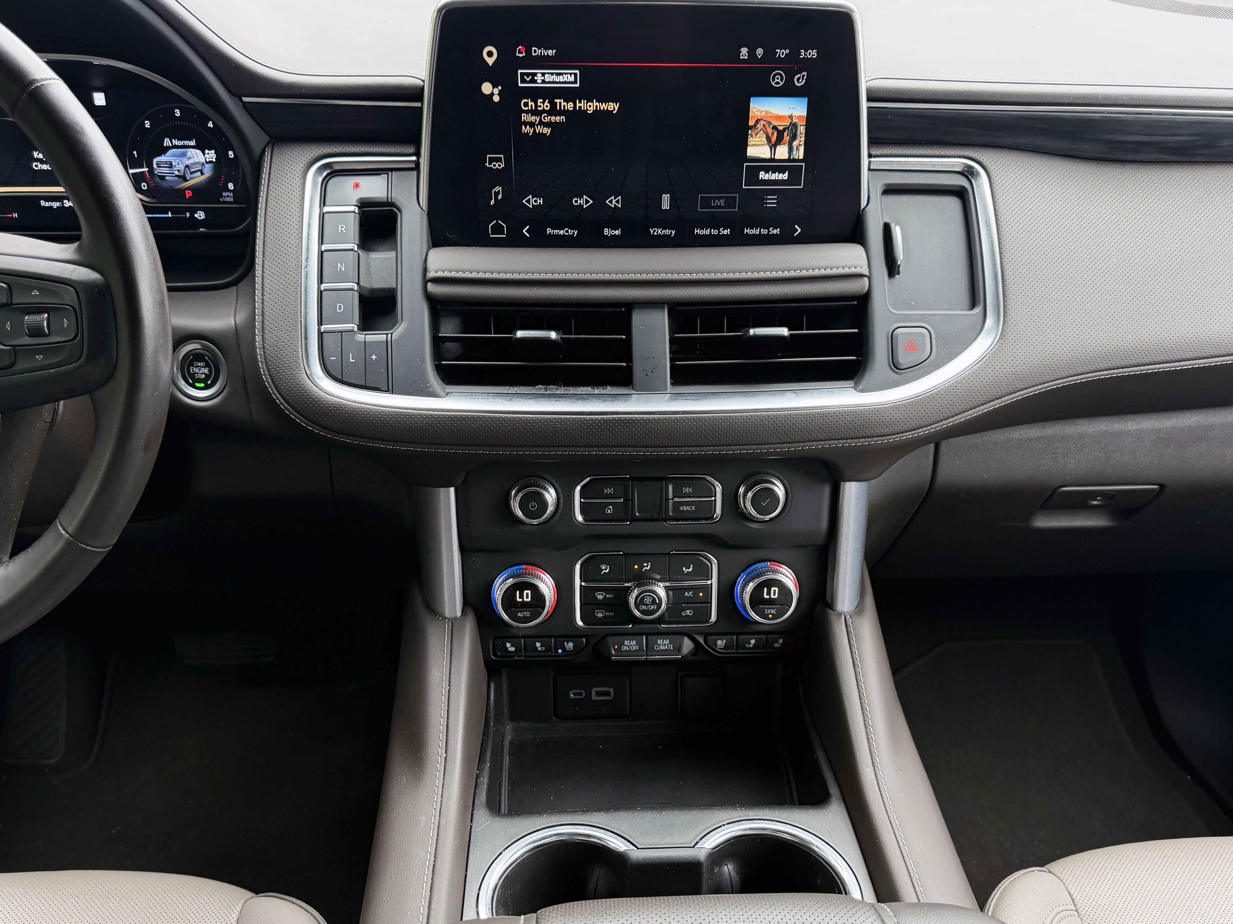 Used 2023 GMC Yukon SLT w/ SLT Premium Package AWD/4WD image 9