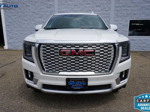 Used 2022 GMC Yukon Denali w/ Denali Ultimate Package AWD/4WD image 2