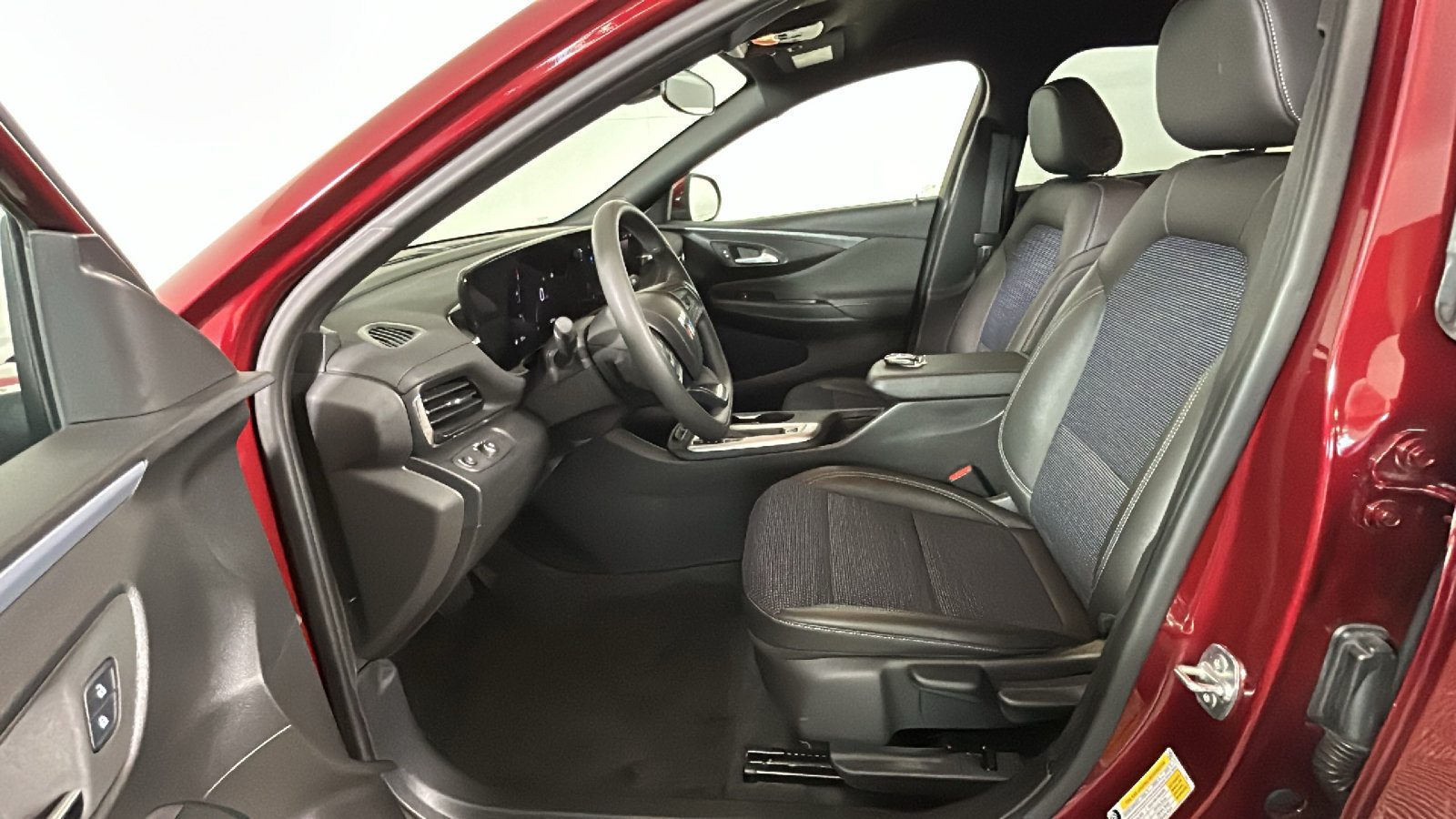 Used 2025 Buick Envista Preferred FWD image 13