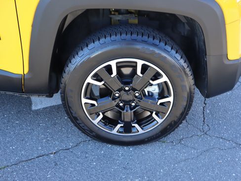 Used 2023 Jeep Renegade Latitude image 37