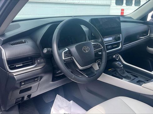 Used 2024 Toyota Grand Highlander XLE image 18