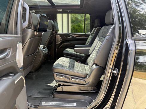 Used 2021 Cadillac Escalade ESV Sport Platinum image 14