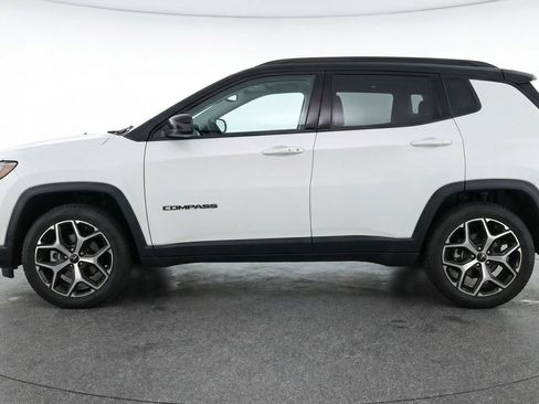 Used 2025 Jeep Compass Limited image 5