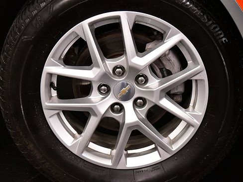 Used 2024 Chevrolet Equinox LS AWD/4WD image 9