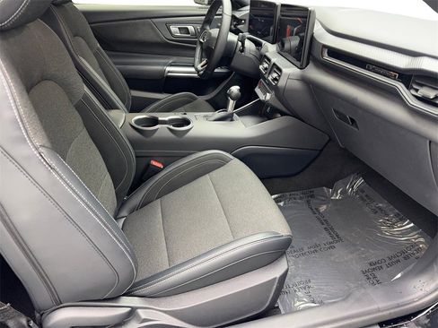 Used 2024 Ford Mustang Coupe image 37