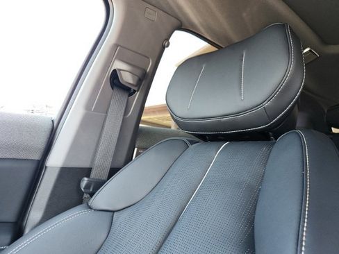 New 2025 Cadillac Optiq Luxury 2 image 23