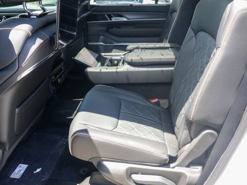 New 2026 Jeep Grand Wagoneer Summit AWD/4WD image 17