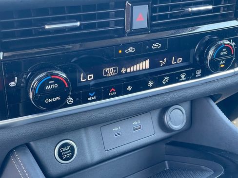 Certified 2023 Nissan Rogue SL AWD/4WD image 19