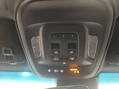 Used 2025 Cadillac CT4 Premium Luxury image 32