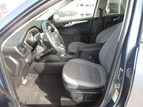 Used 2020 Ford Escape SE image 4