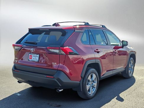 Used 2024 Toyota RAV4 XLE w/ Convenience Package image 5