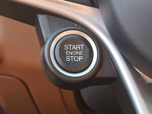 Used 2018 Alfa Romeo Giulia AWD image 19