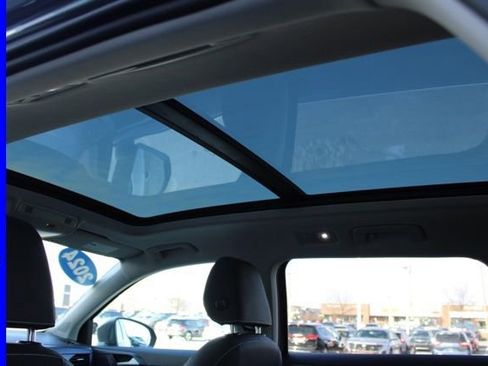 Used 2024 Volkswagen Taos SE image 27