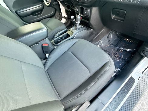 Used 2021 Jeep Wrangler Sport image 33