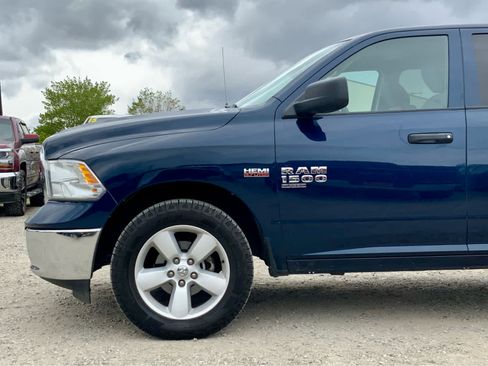 Used 2023 RAM 1500 Classic SLT AWD/4WD image 9