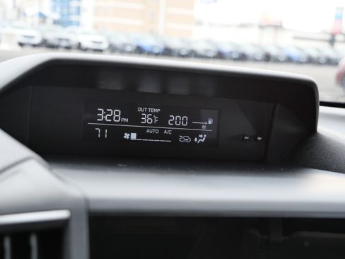 Used 2023 Subaru Crosstrek 2.0i Premium image 29