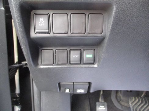 Used 2017 Nissan Rogue S image 15