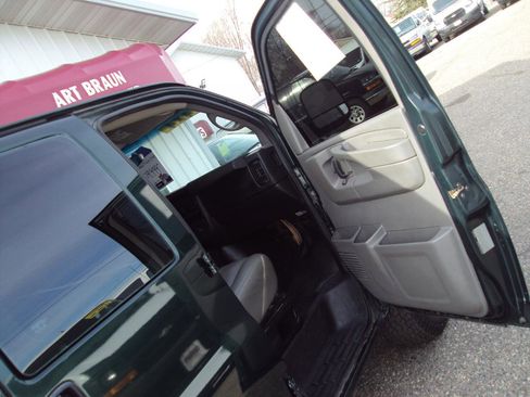 Used 2013 Chevrolet Express 1500 AWD image 9