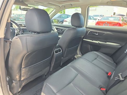 Used 2016 Nissan Altima 2.5 SL w/ Moonroof Package FWD image 11