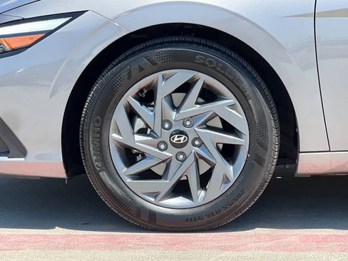 Certified 2024 Hyundai Elantra SEL FWD image 27