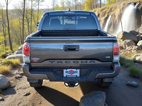 Used 2023 Toyota Tacoma TRD Sport image 5