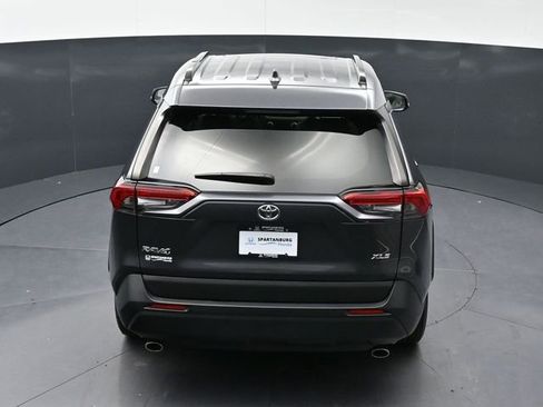 Used 2020 Toyota RAV4 XLE Premium image 28