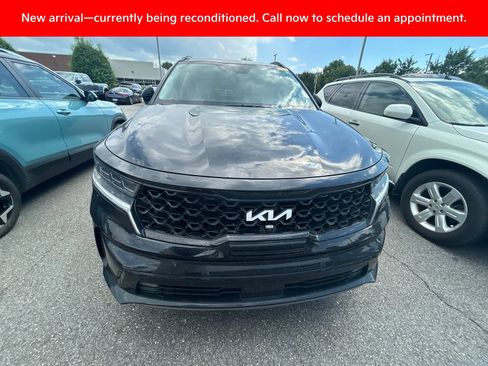 Used 2023 Kia Sorento SX AWD/4WD image 2
