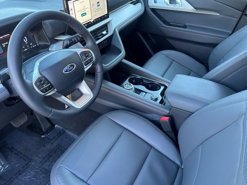 New 2026 Ford Explorer Active w/ Active Comfort Package AWD/4WD image 9