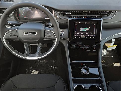 New 2025 Jeep Grand Cherokee Laredo X image 10