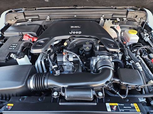 Used 2021 Jeep Wrangler Unlimited Islander image 30