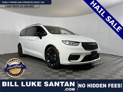 Used 2025 Chrysler Pacifica Limited