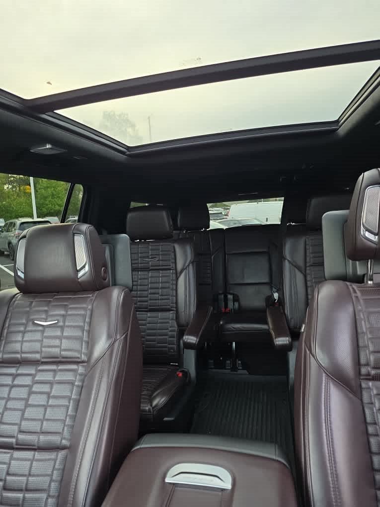 Used 2022 Cadillac Escalade ESV Sport Platinum w/ LPO, Floor Liner Package AWD/4WD image 8