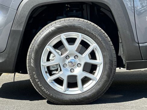 Used 2023 Jeep Renegade Latitude image 28