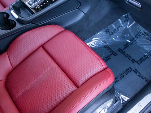 Certified 2025 Porsche Macan S image 54