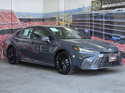 Used 2026 Toyota Camry SE FWD image 1