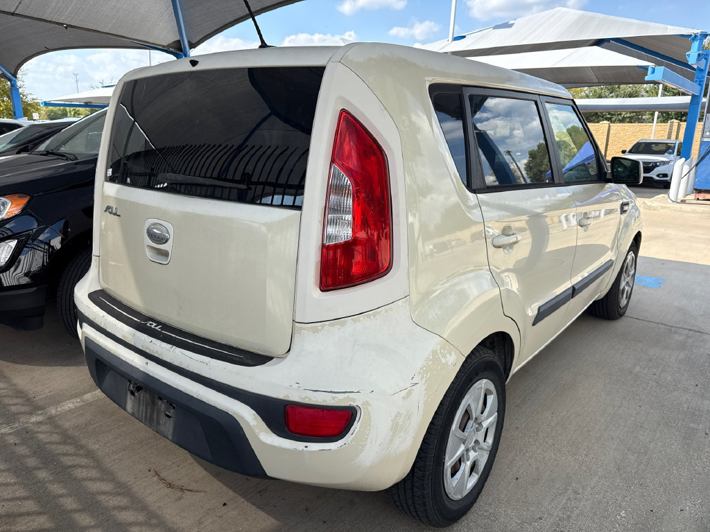 Used 2013 Kia Soul FWD image 5