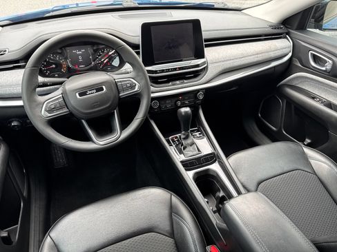 Used 2022 Jeep Compass Latitude FWD image 16