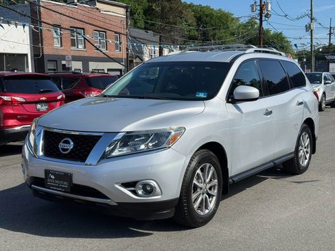 Used 2015 Nissan Pathfinder SV w/ Cargo Package AWD/4WD image 3